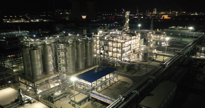 公司20%硅含量共聚PC一次投料試車(chē)成功